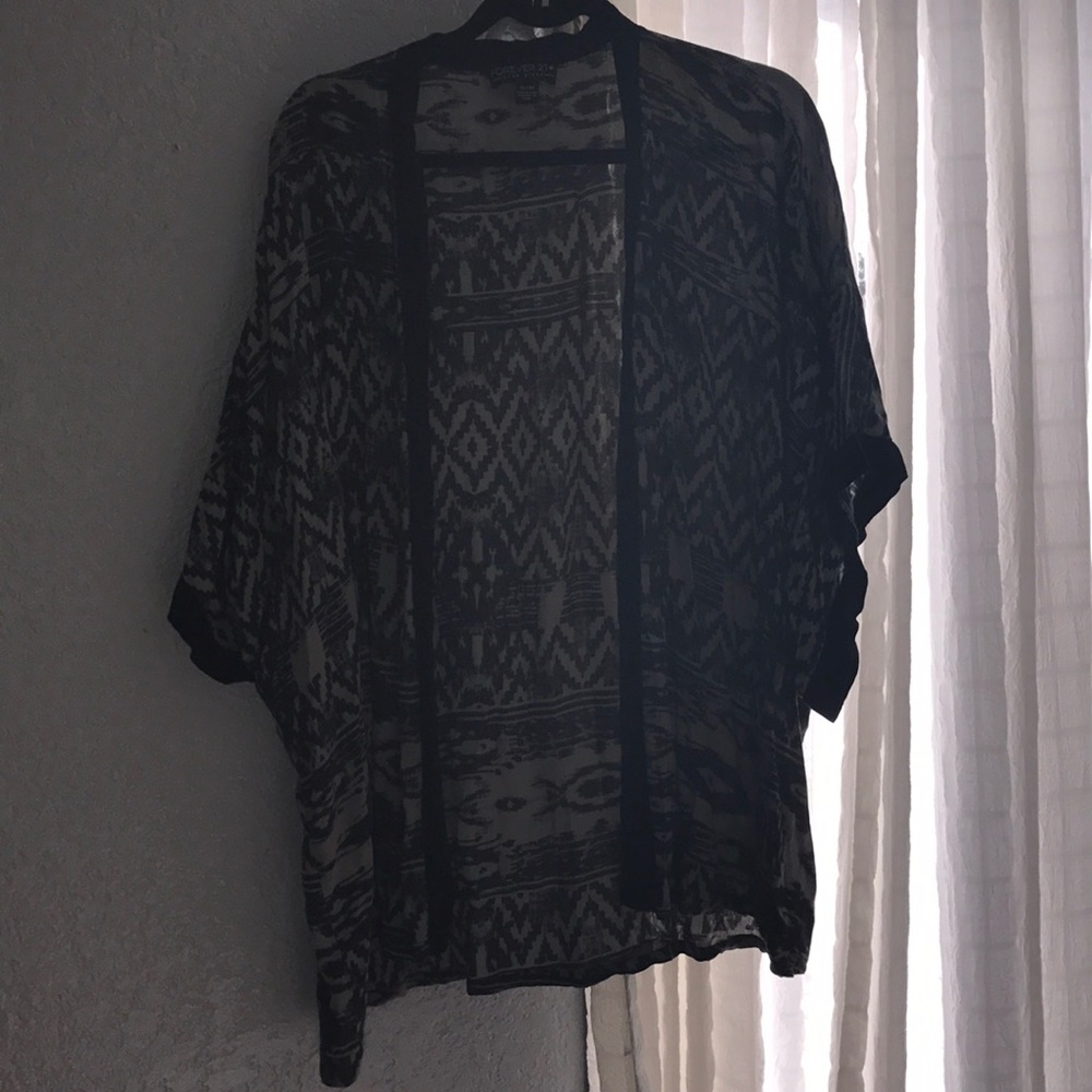 TRIBAL PRINT KIMONO